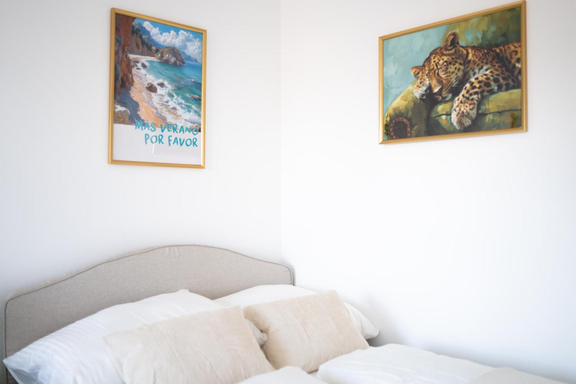 Stylish Modern With Terrace & Free Parking Apartment